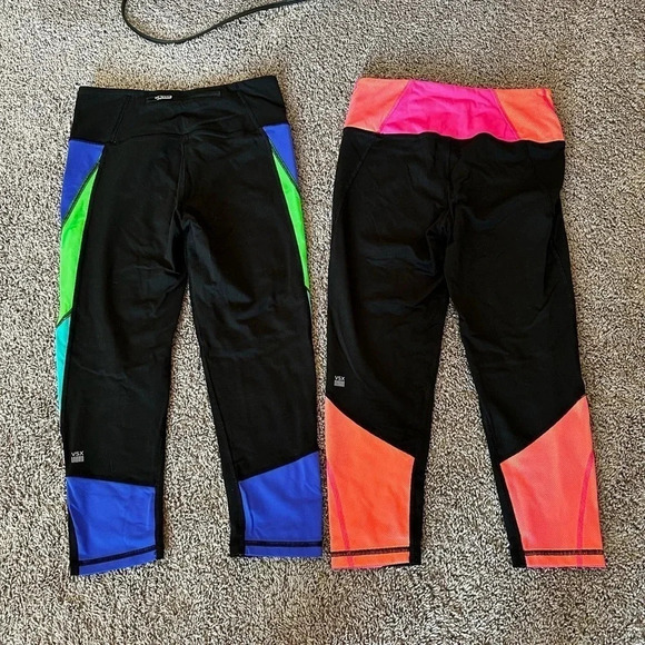 Victoria’s Secret VSX Sport Knockout Capri Leggings Bundle Size Small - Picture 2 of 4